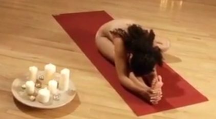 Yoga nudista