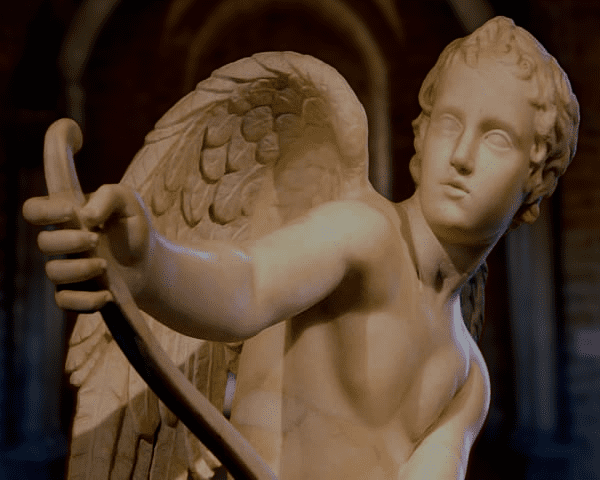 Estatua de Eros, dios griego del erotismo.