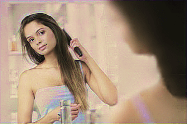 Mi primera masturbación - peinándome frente al espejo.