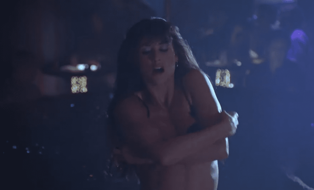 Para hacer un buen striptease, basta con que tengas ganas de desnudarte para alguien, que tengas ganas de mostrar tu habilidad para seducir, para destacar tu belleza.