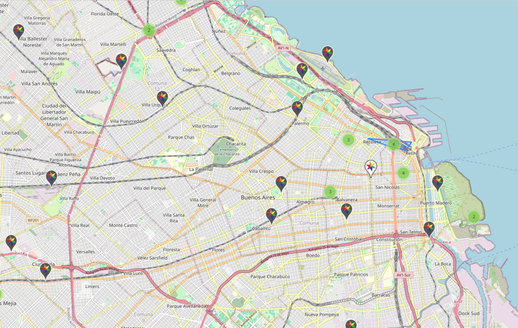 El sitio gaysCrusing.com ofrece mapas interactivos que facilitan la búsqueda de lugares donde practicar cruising, a lo que se suman las reseñas de los usuarios.